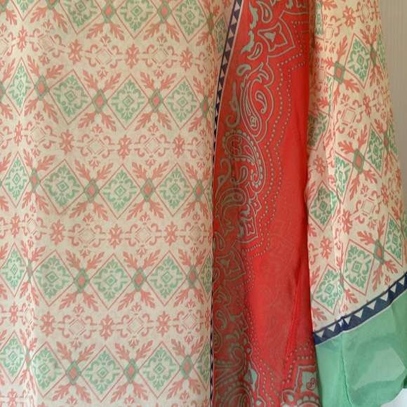 Pronto Sheer summer top - Picture 2 of 4